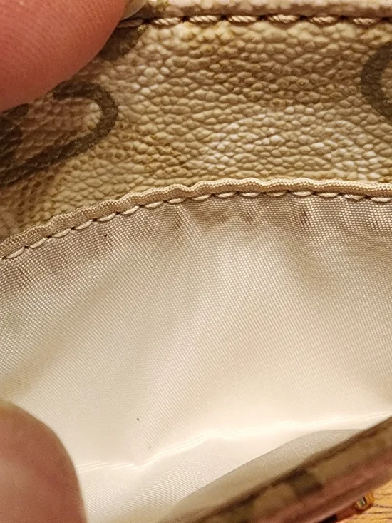 Coach Beige Heart Print Keychain Wallet signature monogram pattern & hearts. - Picture 9 of 11